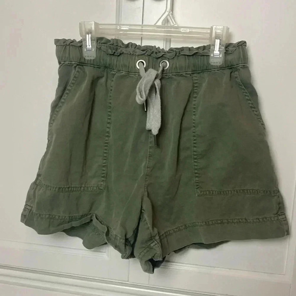 AERIE EASY WOVEN SHORT - Picture 1 of 9